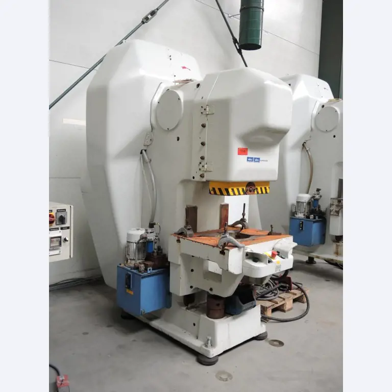 Chapas metálicas e máquinas para trabalhar metais<br><font size="2">Colaboração com Hilco Industrial Acquisitions bv</font><br><img src="/images/hil.png"><br>-1