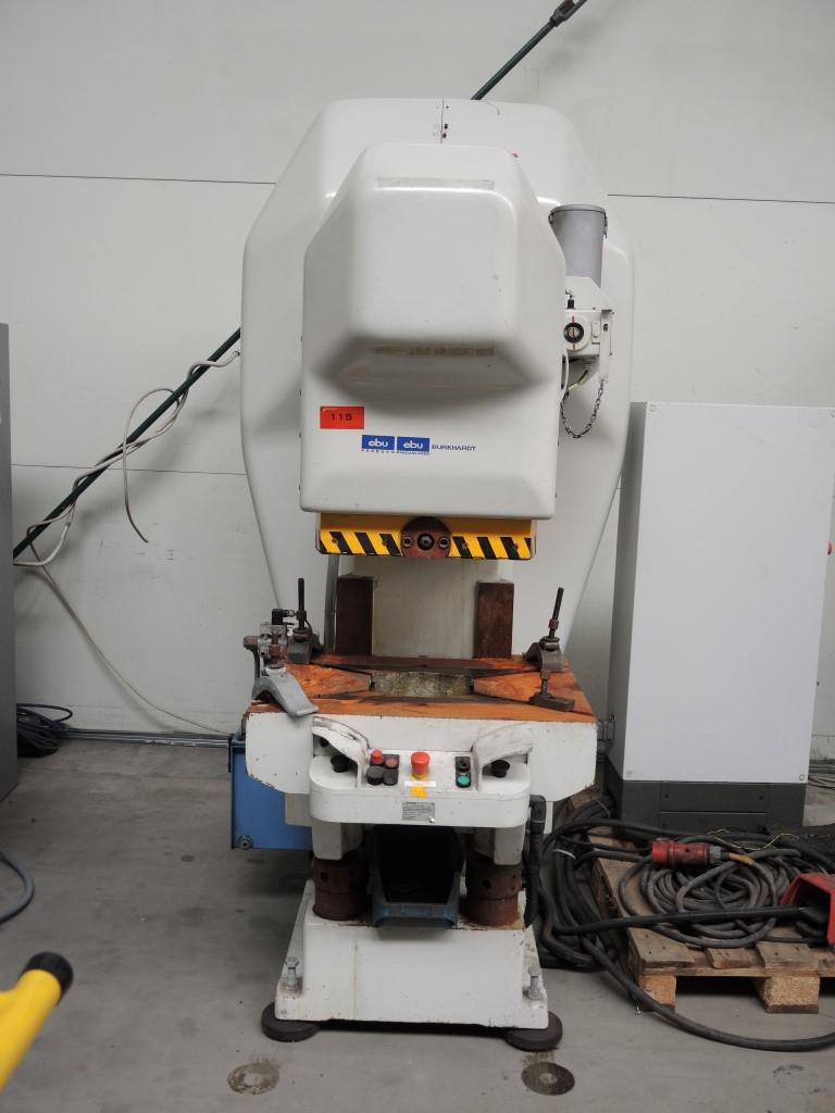 Chapas metálicas e máquinas para trabalhar metais<br><font size="2">Colaboração com Hilco Industrial Acquisitions bv</font><br><img src="/images/hil.png"><br>-2