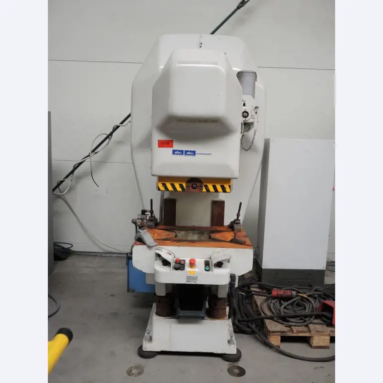 Chapas metálicas e máquinas para trabalhar metais<br><font size="2">Colaboração com Hilco Industrial Acquisitions bv</font><br><img src="/images/hil.png"><br>-2