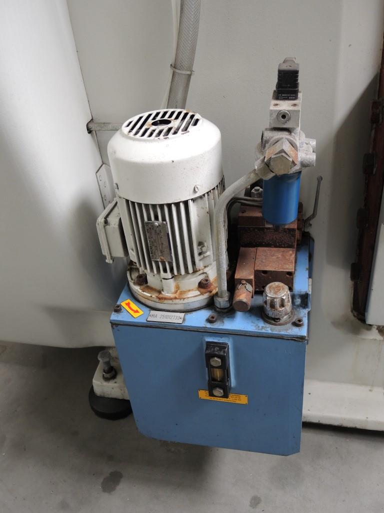 Chapas metálicas e máquinas para trabalhar metais<br><font size="2">Colaboração com Hilco Industrial Acquisitions bv</font><br><img src="/images/hil.png"><br>-7