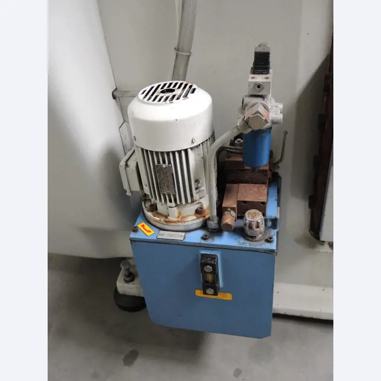 Chapas metálicas e máquinas para trabalhar metais<br><font size="2">Colaboração com Hilco Industrial Acquisitions bv</font><br><img src="/images/hil.png"><br>-7