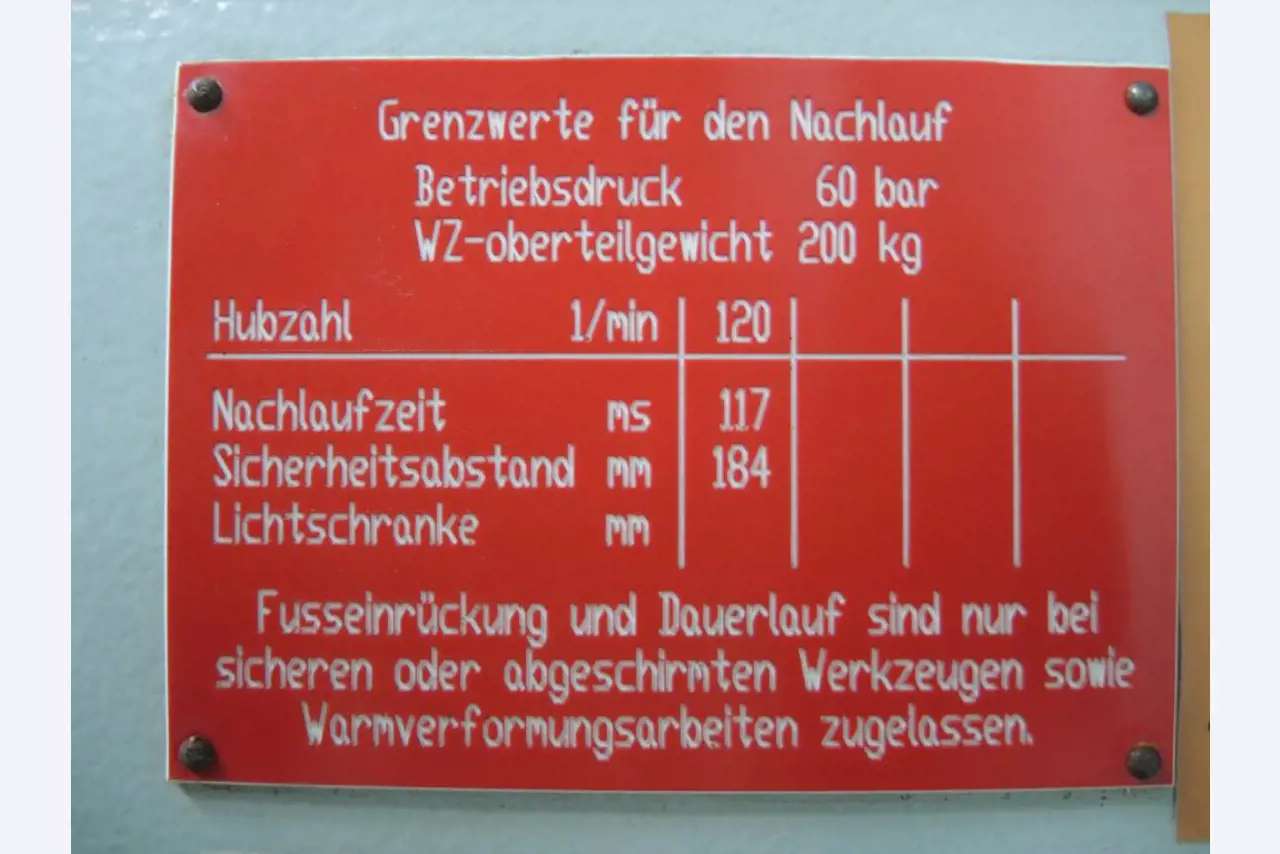 Chapas metálicas e máquinas para trabalhar metais<br><font size="2">Colaboração com Hilco Industrial Acquisitions bv</font><br><img src="/images/hil.png"><br>-8