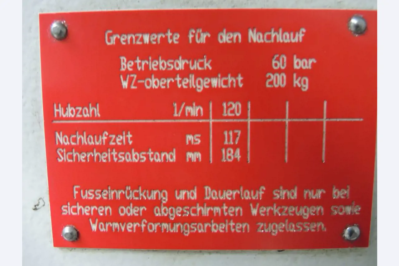 Chapas metálicas e máquinas para trabalhar metais<br><font size="2">Colaboração com Hilco Industrial Acquisitions bv</font><br><img src="/images/hil.png"><br>-10