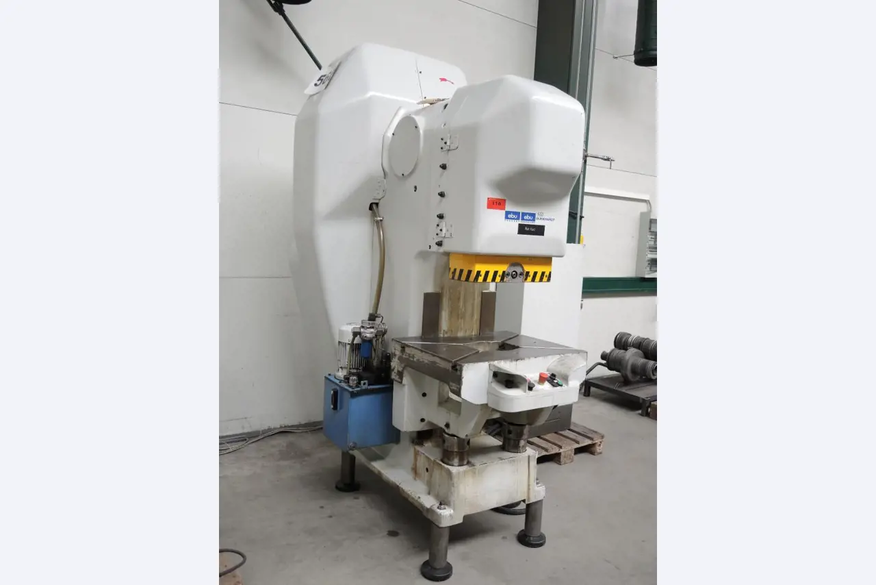 Chapas metálicas e máquinas para trabalhar metais<br><font size="2">Colaboração com Hilco Industrial Acquisitions bv</font><br><img src="/images/hil.png"><br>-1