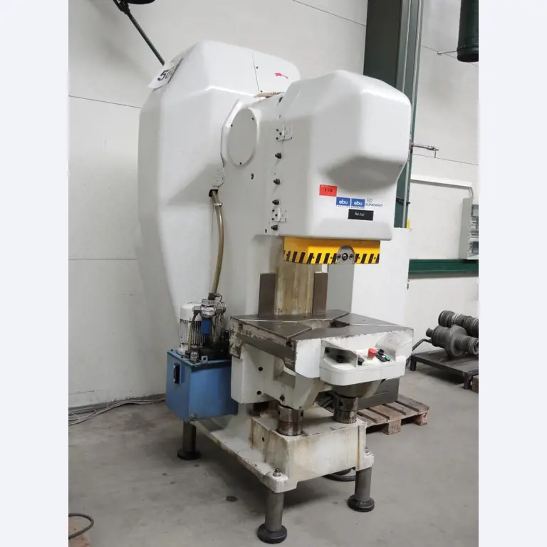 Chapas metálicas e máquinas para trabalhar metais<br><font size="2">Colaboração com Hilco Industrial Acquisitions bv</font><br><img src="/images/hil.png"><br>-1