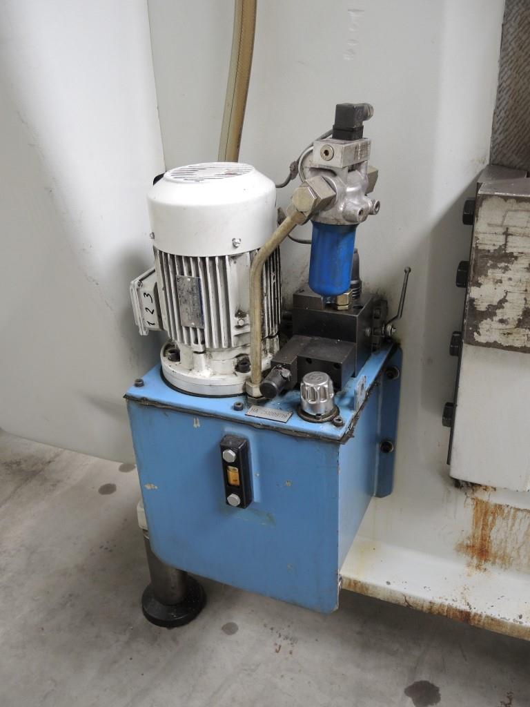 Chapas metálicas e máquinas para trabalhar metais<br><font size="2">Colaboração com Hilco Industrial Acquisitions bv</font><br><img src="/images/hil.png"><br>-6