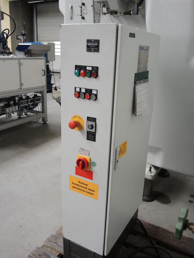 Chapas metálicas e máquinas para trabalhar metais<br><font size="2">Colaboração com Hilco Industrial Acquisitions bv</font><br><img src="/images/hil.png"><br>-8