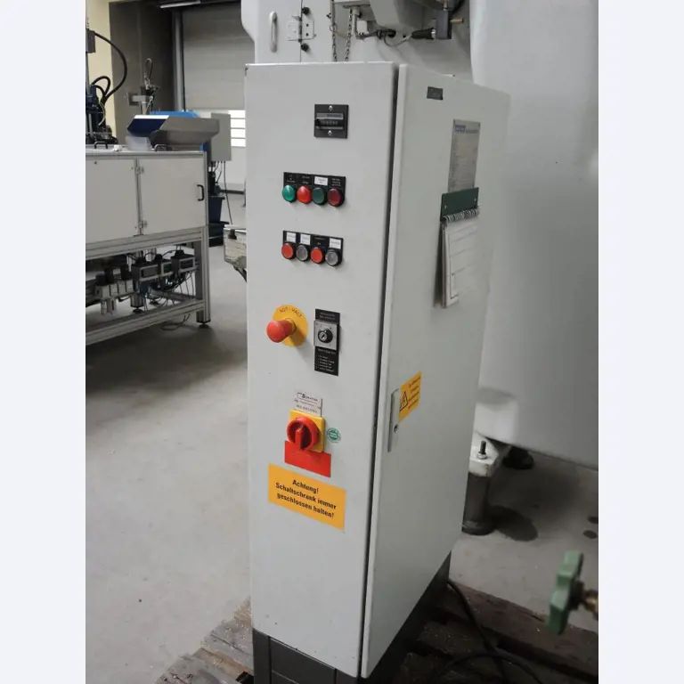 Chapas metálicas e máquinas para trabalhar metais<br><font size="2">Colaboração com Hilco Industrial Acquisitions bv</font><br><img src="/images/hil.png"><br>-8