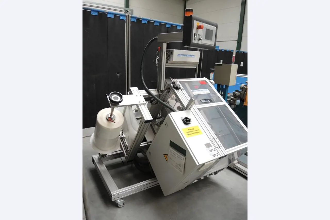 Chapas metálicas e máquinas para trabalhar metais<br><font size="2">Colaboração com Hilco Industrial Acquisitions bv</font><br><img src="/images/hil.png"><br>-4