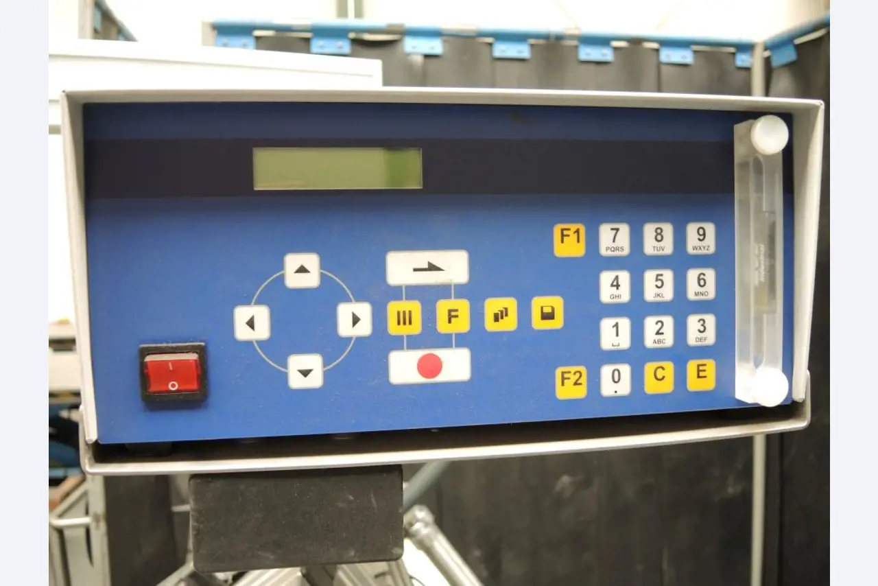 Chapas metálicas e máquinas para trabalhar metais<br><font size="2">Colaboração com Hilco Industrial Acquisitions bv</font><br><img src="/images/hil.png"><br>-6