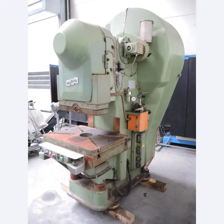 Chapas metálicas e máquinas para trabalhar metais<br><font size="2">Colaboração com Hilco Industrial Acquisitions bv</font><br><img src="/images/hil.png"><br>-2