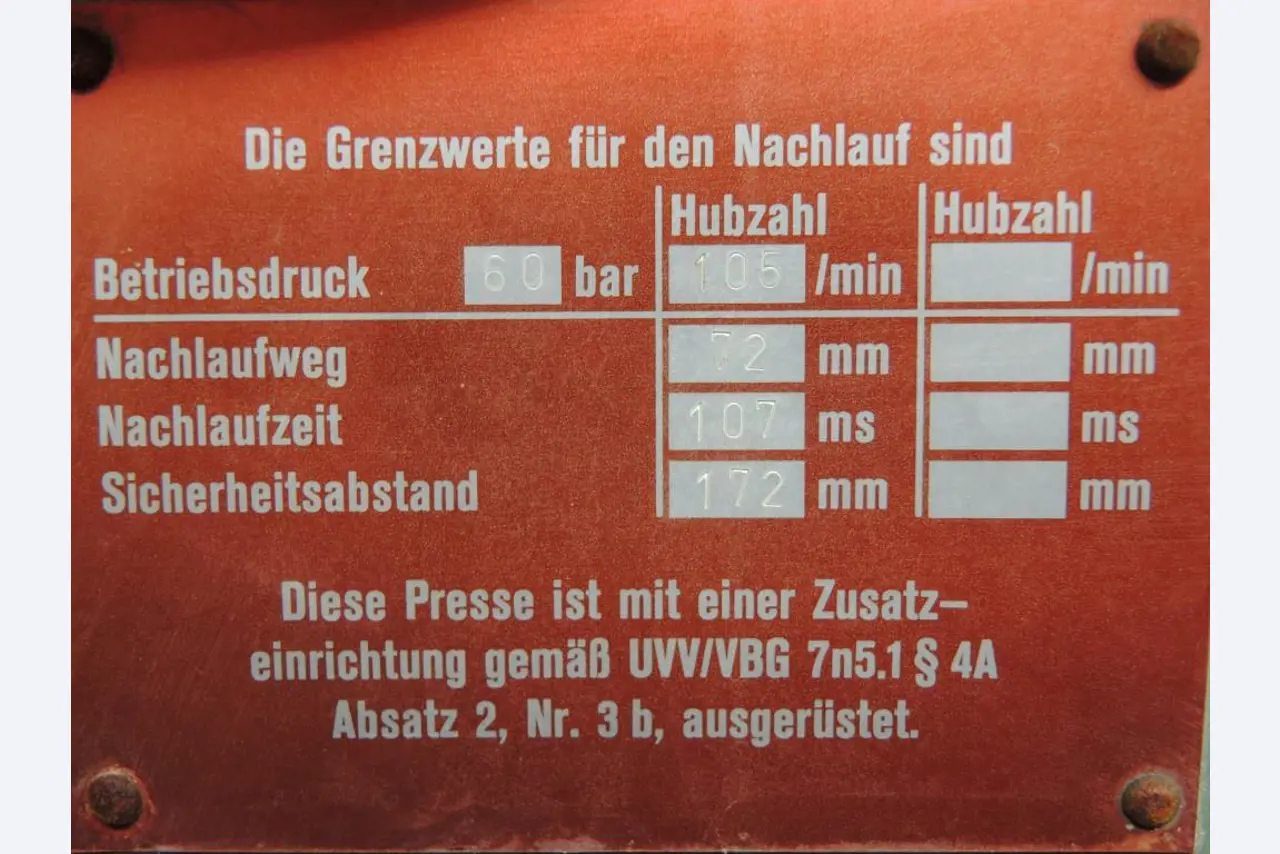 Chapas metálicas e máquinas para trabalhar metais<br><font size="2">Colaboração com Hilco Industrial Acquisitions bv</font><br><img src="/images/hil.png"><br>-7