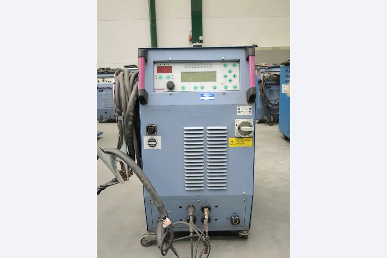 Chapas metálicas e máquinas para trabalhar metais<br><font size="2">Colaboração com Hilco Industrial Acquisitions bv</font><br><img src="/images/hil.png"><br>-2