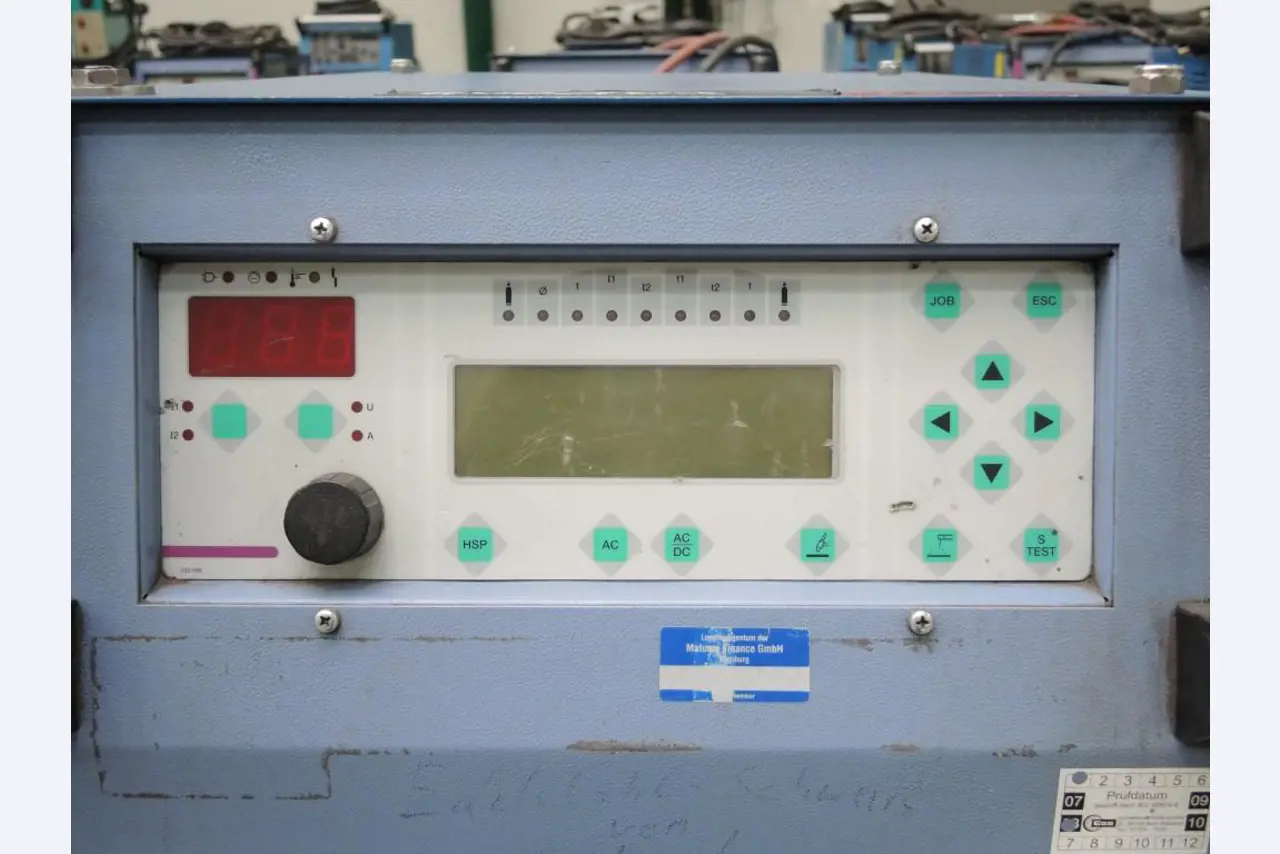 Chapas metálicas e máquinas para trabalhar metais<br><font size="2">Colaboração com Hilco Industrial Acquisitions bv</font><br><img src="/images/hil.png"><br>-3