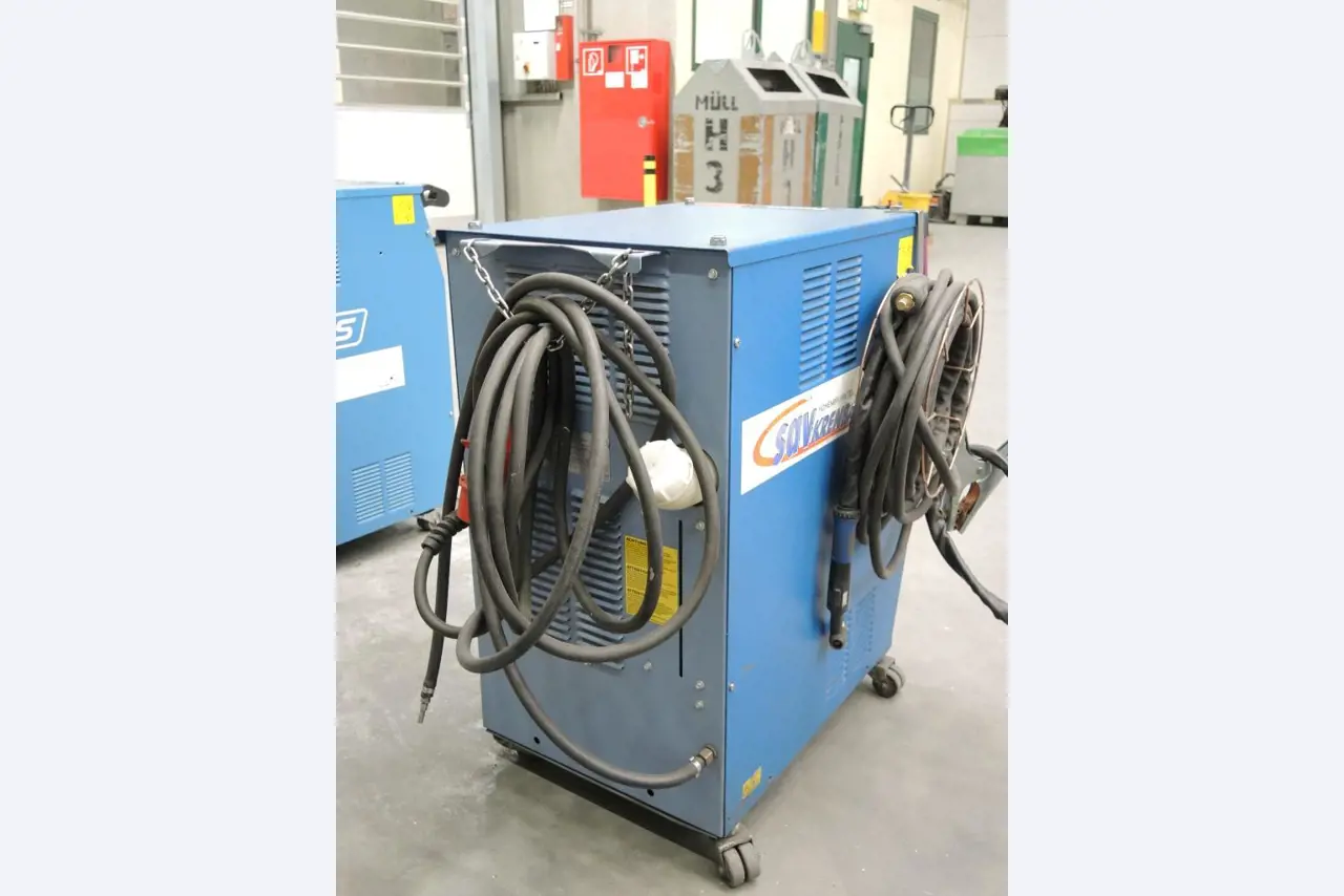 Chapas metálicas e máquinas para trabalhar metais<br><font size="2">Colaboração com Hilco Industrial Acquisitions bv</font><br><img src="/images/hil.png"><br>-4