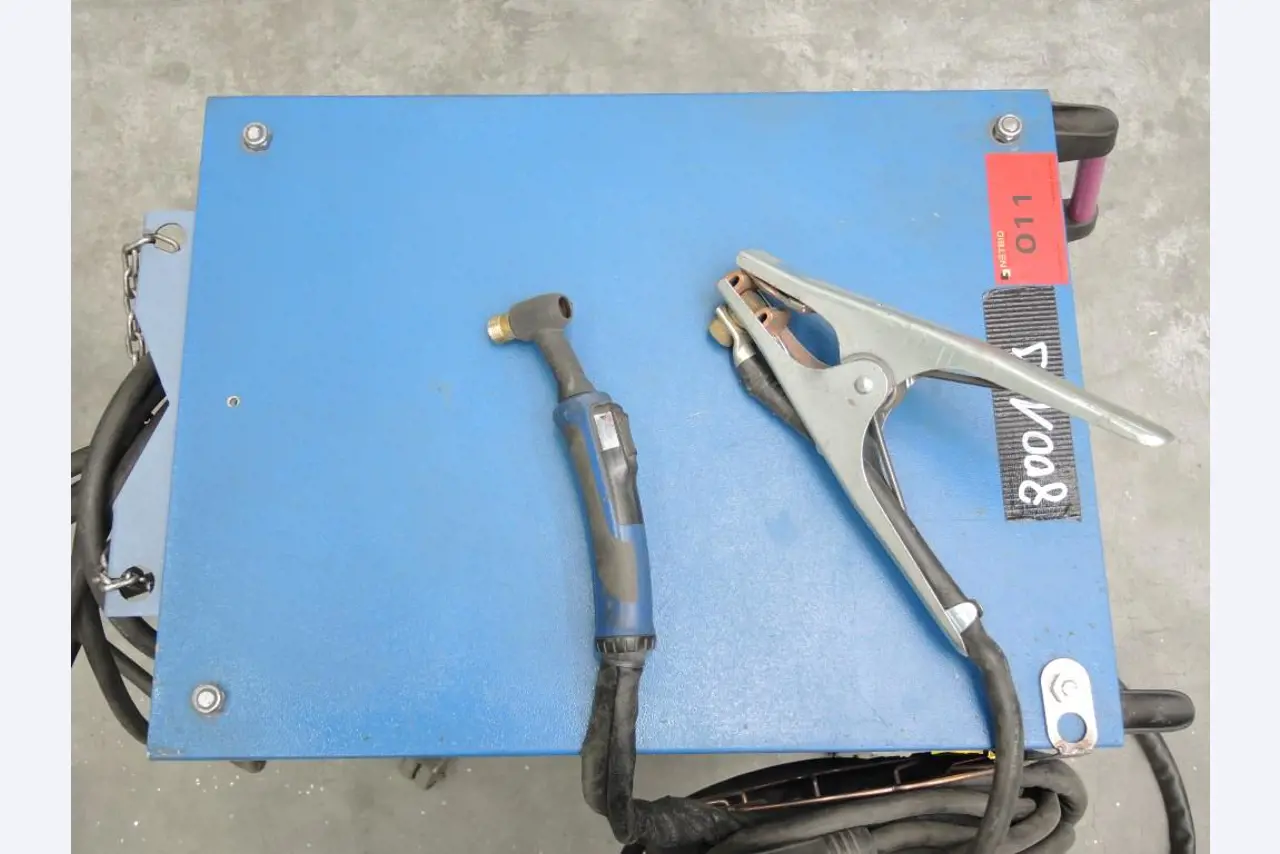 Chapas metálicas e máquinas para trabalhar metais<br><font size="2">Colaboração com Hilco Industrial Acquisitions bv</font><br><img src="/images/hil.png"><br>-5