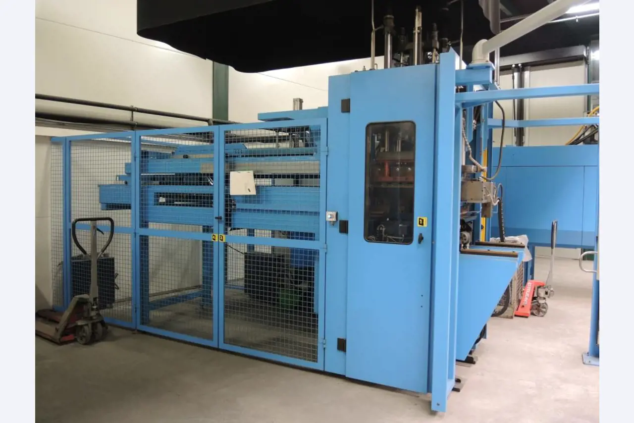 Injection Moulding/Storage Systems<br><font size="2">Collab. with Hilco Industrial Acquisitions<br></font><img src="/images/hil.png"><br>-2