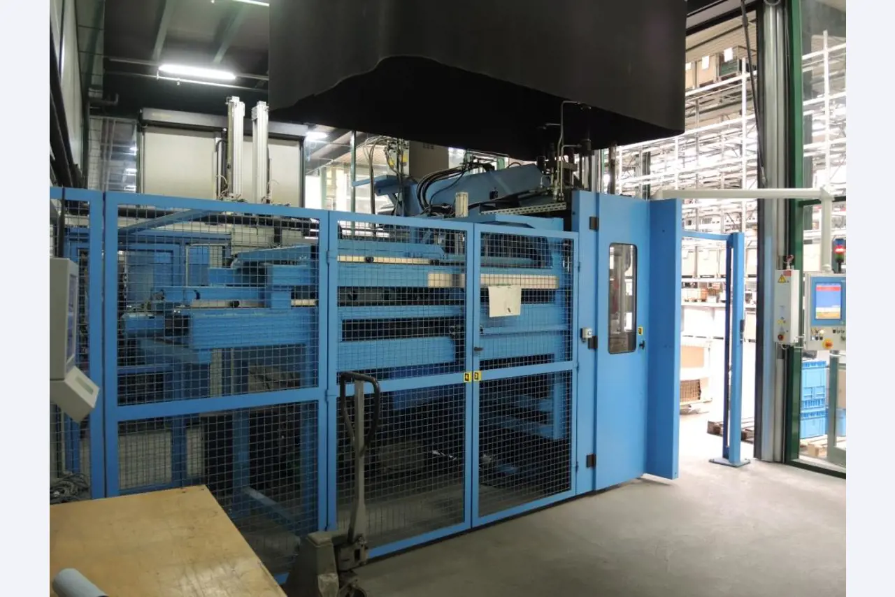 Injection Moulding/Storage Systems<br><font size="2">Collab. with Hilco Industrial Acquisitions<br></font><img src="/images/hil.png"><br>-3