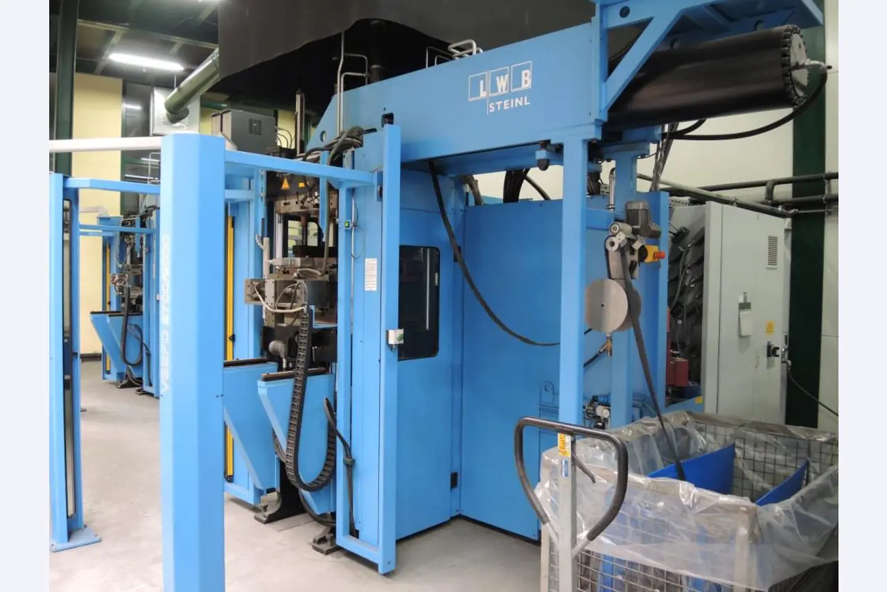 Injection Moulding/Storage Systems<br><font size="2">Collab. with Hilco Industrial Acquisitions<br></font><img src="/images/hil.png"><br>-5