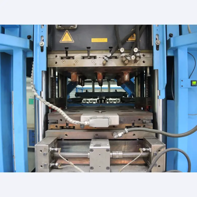 Injection Moulding/Storage Systems<br><font size="2">Collab. with Hilco Industrial Acquisitions<br></font><img src="/images/hil.png"><br>-7