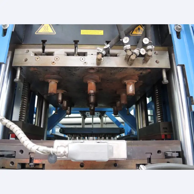 Injection Moulding/Storage Systems<br><font size="2">Collab. with Hilco Industrial Acquisitions<br></font><img src="/images/hil.png"><br>-8