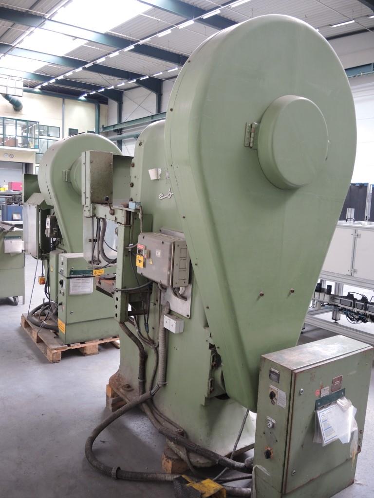 Chapas metálicas e máquinas para trabalhar metais<br><font size="2">Colaboração com Hilco Industrial Acquisitions bv</font><br><img src="/images/hil.png"><br>-3