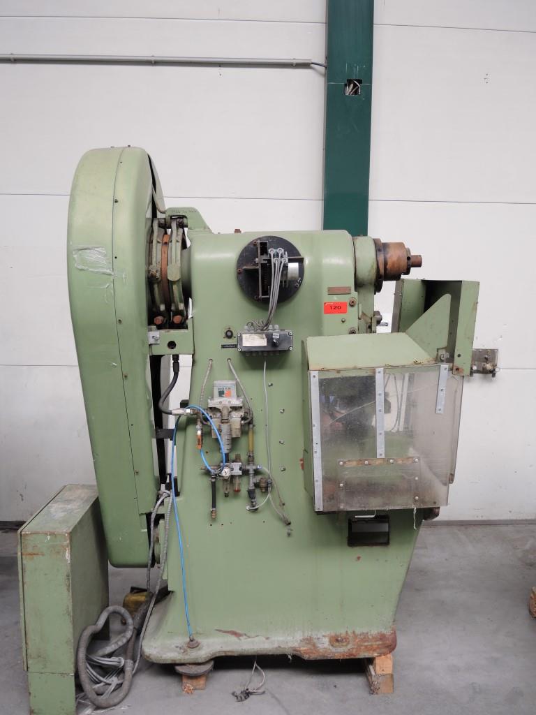 Chapas metálicas e máquinas para trabalhar metais<br><font size="2">Colaboração com Hilco Industrial Acquisitions bv</font><br><img src="/images/hil.png"><br>-4