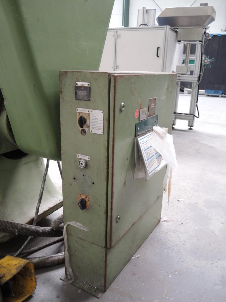 Chapas metálicas e máquinas para trabalhar metais<br><font size="2">Colaboração com Hilco Industrial Acquisitions bv</font><br><img src="/images/hil.png"><br>-5