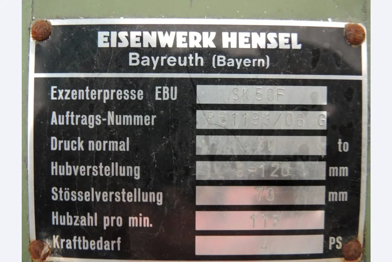 Chapas metálicas e máquinas para trabalhar metais<br><font size="2">Colaboração com Hilco Industrial Acquisitions bv</font><br><img src="/images/hil.png"><br>-6