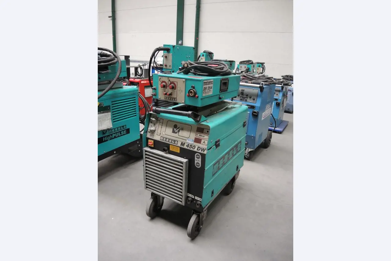 Chapas metálicas e máquinas para trabalhar metais<br><font size="2">Colaboração com Hilco Industrial Acquisitions bv</font><br><img src="/images/hil.png"><br>-1