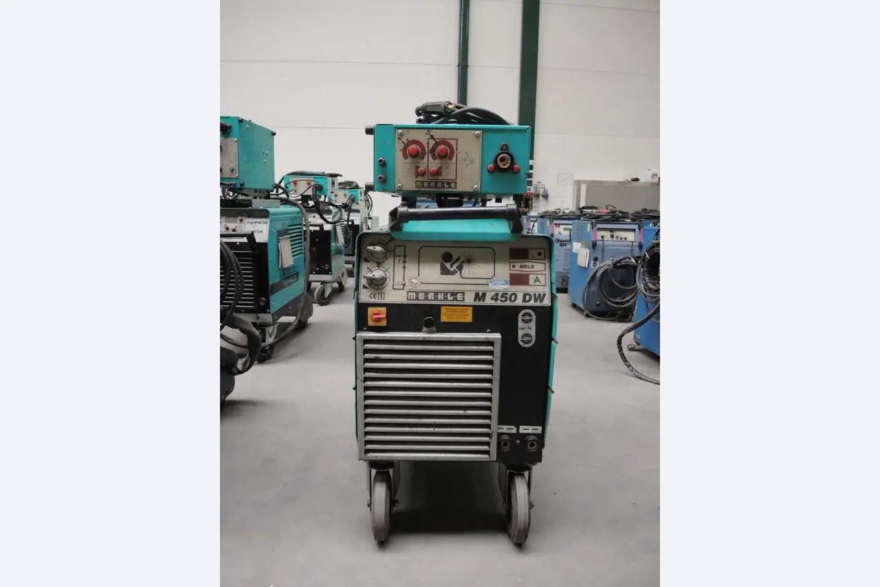 Chapas metálicas e máquinas para trabalhar metais<br><font size="2">Colaboração com Hilco Industrial Acquisitions bv</font><br><img src="/images/hil.png"><br>-2