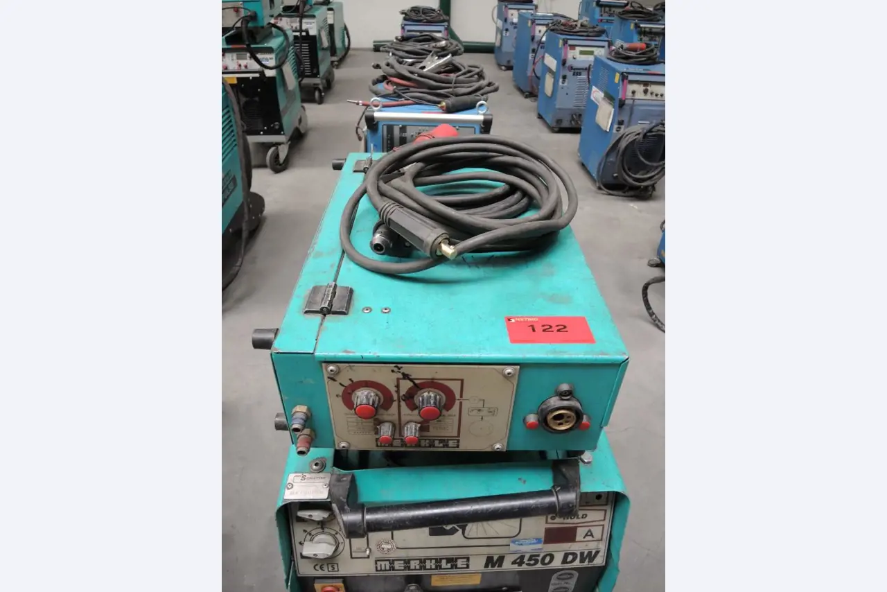 Chapas metálicas e máquinas para trabalhar metais<br><font size="2">Colaboração com Hilco Industrial Acquisitions bv</font><br><img src="/images/hil.png"><br>-3