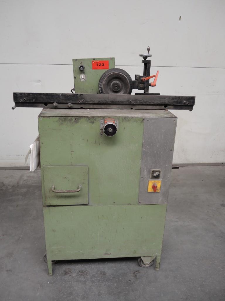 Chapas metálicas e máquinas para trabalhar metais<br><font size="2">Colaboração com Hilco Industrial Acquisitions bv</font><br><img src="/images/hil.png"><br>-2