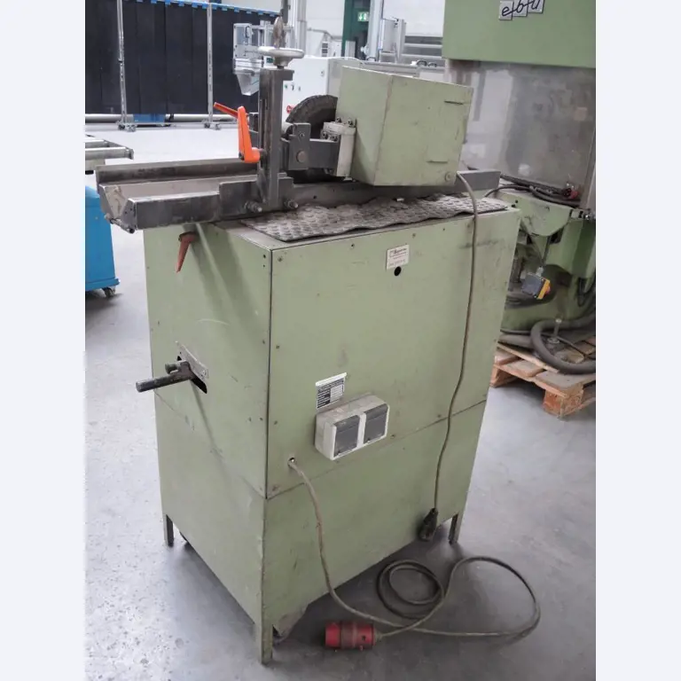 Chapas metálicas e máquinas para trabalhar metais<br><font size="2">Colaboração com Hilco Industrial Acquisitions bv</font><br><img src="/images/hil.png"><br>-4