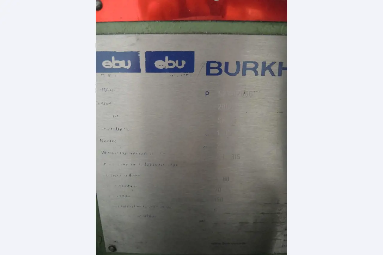 Chapas metálicas e máquinas para trabalhar metais<br><font size="2">Colaboração com Hilco Industrial Acquisitions bv</font><br><img src="/images/hil.png"><br>-5