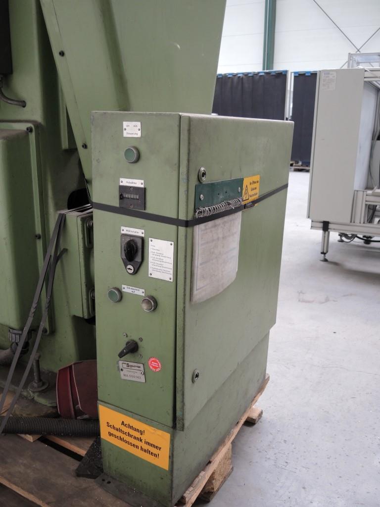 Chapas metálicas e máquinas para trabalhar metais<br><font size="2">Colaboração com Hilco Industrial Acquisitions bv</font><br><img src="/images/hil.png"><br>-6