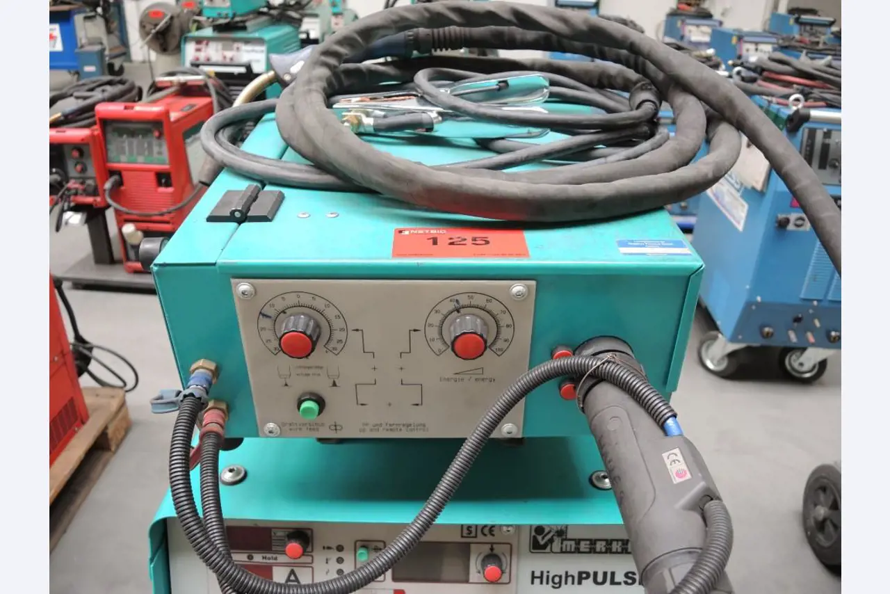 Chapas metálicas e máquinas para trabalhar metais<br><font size="2">Colaboração com Hilco Industrial Acquisitions bv</font><br><img src="/images/hil.png"><br>-4