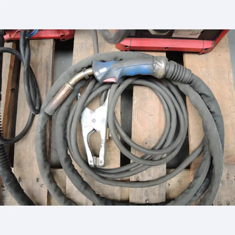 Chapas metálicas e máquinas para trabalhar metais<br><font size="2">Colaboração com Hilco Industrial Acquisitions bv</font><br><img src="/images/hil.png"><br>-5