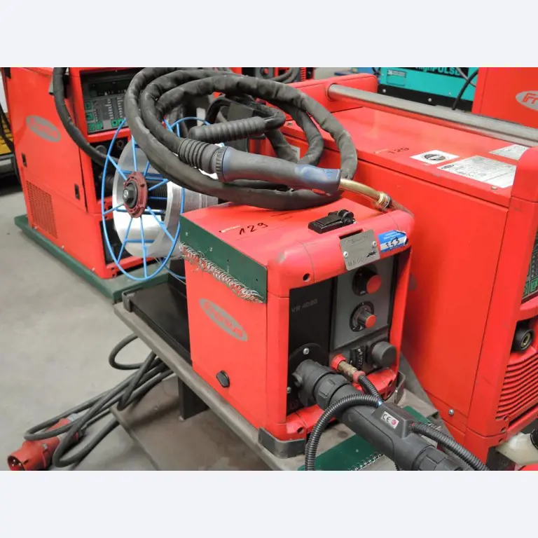 Chapas metálicas e máquinas para trabalhar metais<br><font size="2">Colaboração com Hilco Industrial Acquisitions bv</font><br><img src="/images/hil.png"><br>-4