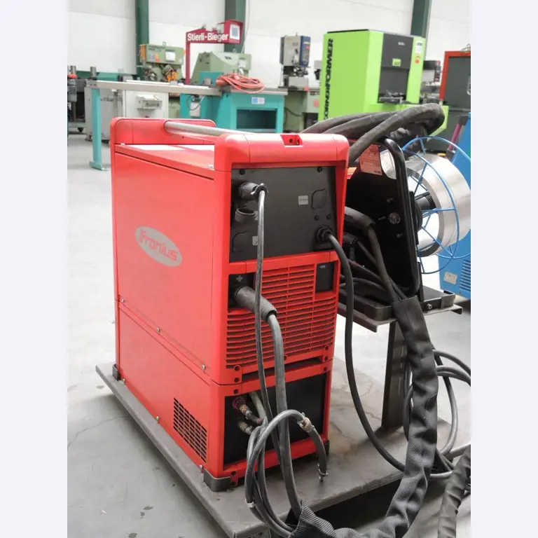 Chapas metálicas e máquinas para trabalhar metais<br><font size="2">Colaboração com Hilco Industrial Acquisitions bv</font><br><img src="/images/hil.png"><br>-7