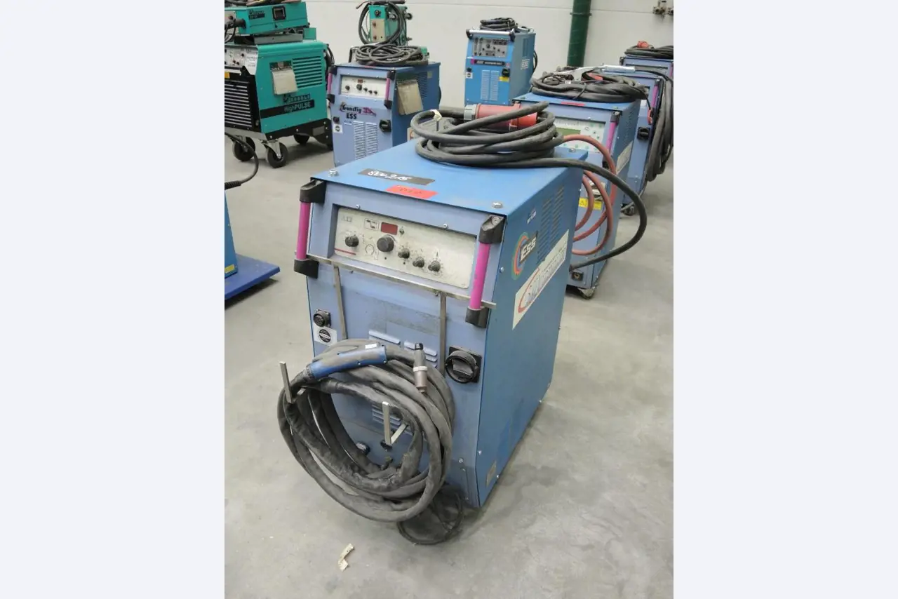 Machines pour le travail de la tôle et des métaux<br><font size="2">Collaboration avec Hilco Industrial Acquisitions bv</font><br><img src="/images/hil.png"><br>-1