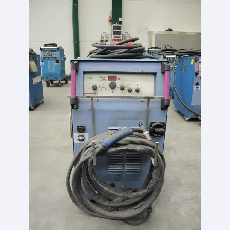 Machines pour le travail de la tôle et des métaux<br><font size="2">Collaboration avec Hilco Industrial Acquisitions bv</font><br><img src="/images/hil.png"><br>-2