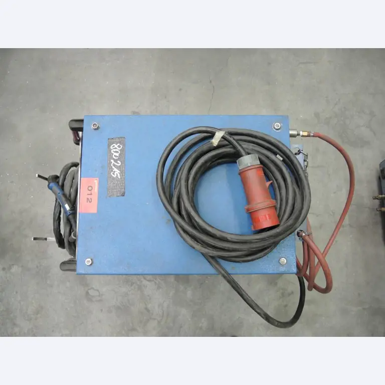 Machines pour le travail de la tôle et des métaux<br><font size="2">Collaboration avec Hilco Industrial Acquisitions bv</font><br><img src="/images/hil.png"><br>-4