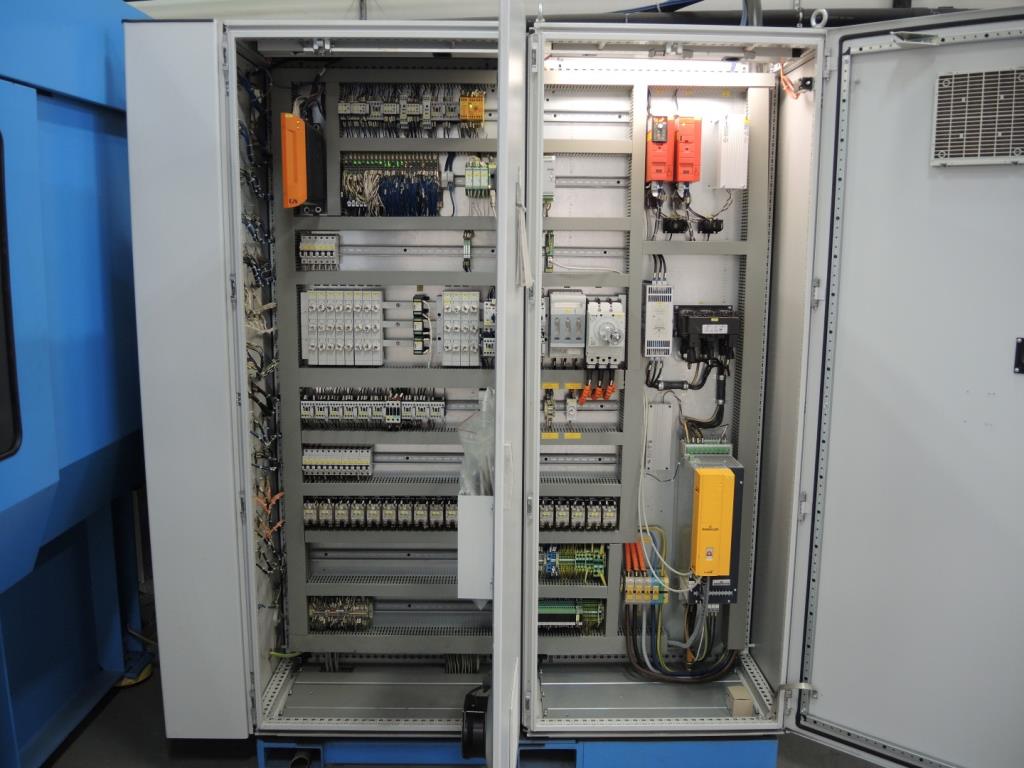 Injection Moulding/Storage Systems<br><font size="2">Collab. with Hilco Industrial Acquisitions<br></font><img src="/images/hil.png"><br>-18