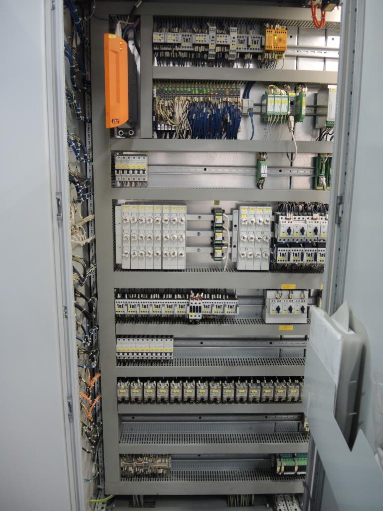 Injection Moulding/Storage Systems<br><font size="2">Collab. with Hilco Industrial Acquisitions<br></font><img src="/images/hil.png"><br>-20