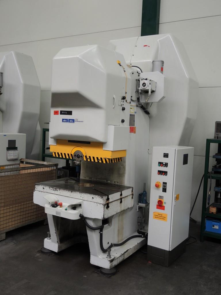 Chapas metálicas e máquinas para trabalhar metais<br><font size="2">Colaboração com Hilco Industrial Acquisitions bv</font><br><img src="/images/hil.png"><br>-1