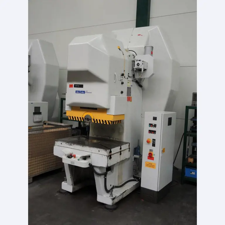 Chapas metálicas e máquinas para trabalhar metais<br><font size="2">Colaboração com Hilco Industrial Acquisitions bv</font><br><img src="/images/hil.png"><br>-1