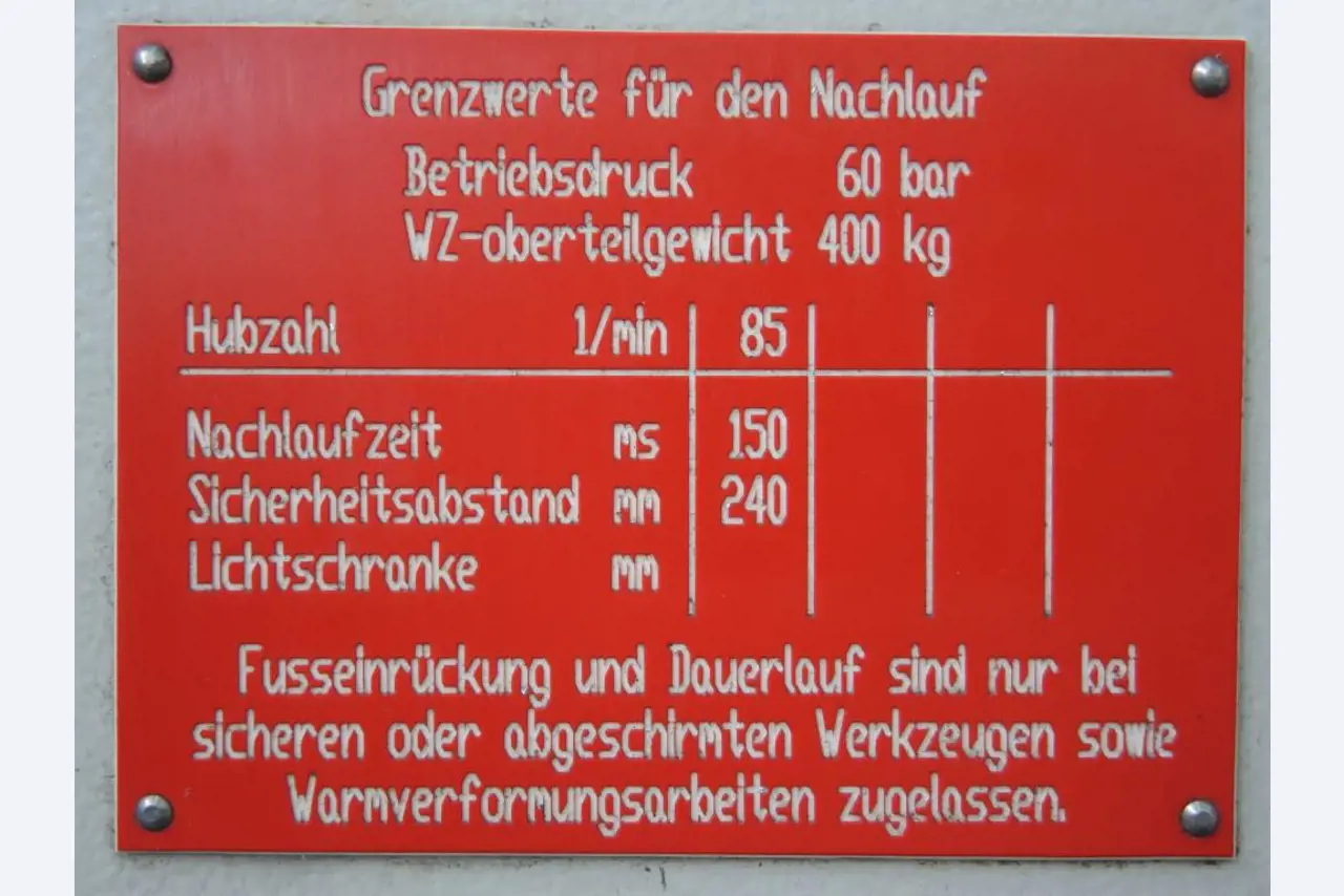 Chapas metálicas e máquinas para trabalhar metais<br><font size="2">Colaboração com Hilco Industrial Acquisitions bv</font><br><img src="/images/hil.png"><br>-2