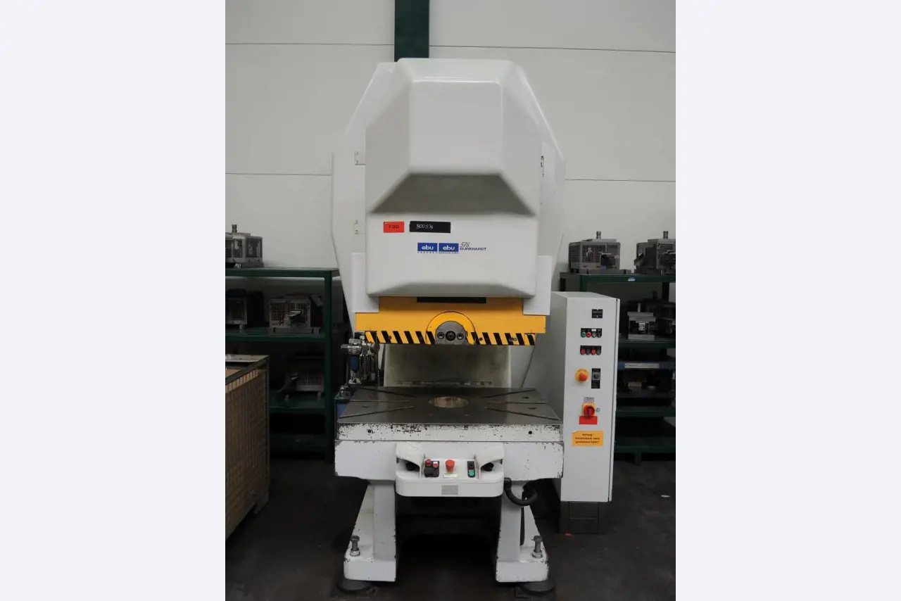 Chapas metálicas e máquinas para trabalhar metais<br><font size="2">Colaboração com Hilco Industrial Acquisitions bv</font><br><img src="/images/hil.png"><br>-4