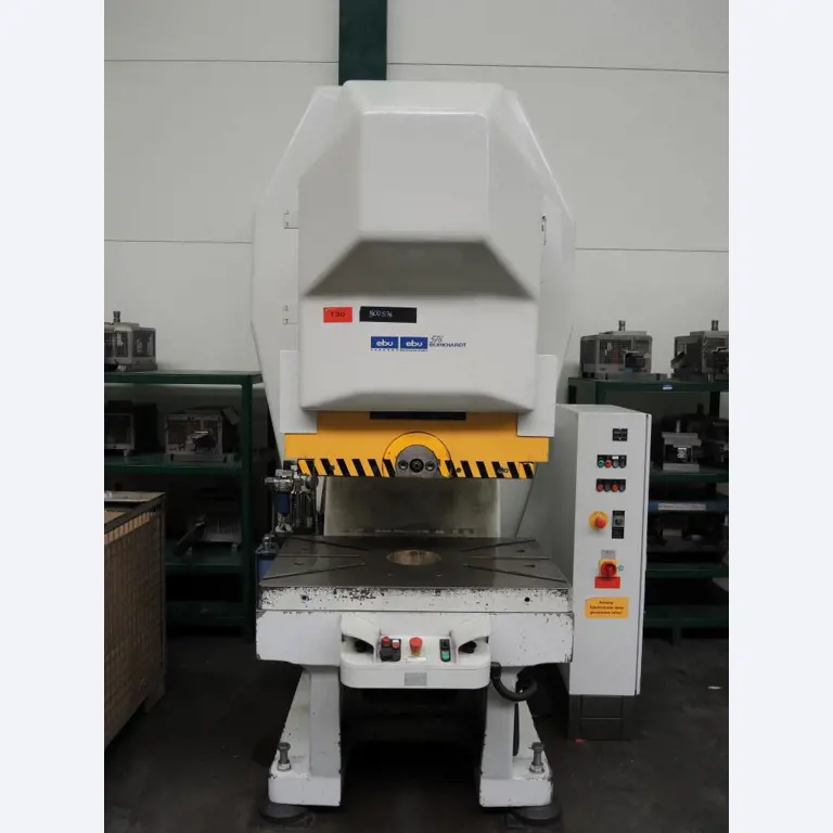 Chapas metálicas e máquinas para trabalhar metais<br><font size="2">Colaboração com Hilco Industrial Acquisitions bv</font><br><img src="/images/hil.png"><br>-4